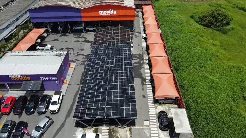 Energia Solar em um Super Mercado - Usando as coberturas das vagas de estacionamento